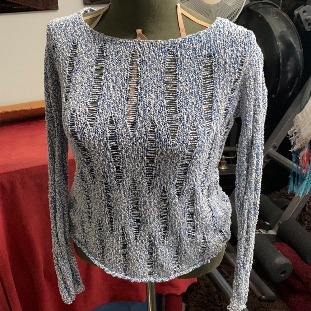 Jessica Simpson sweater.